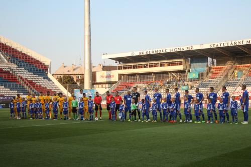 Nástup na trávník SIGMA Olomouc a Kairat Almaty