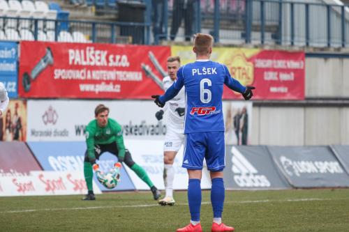 Kuba Plšek se podivuje situaci před ním se odehrávající 